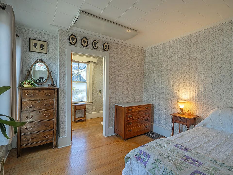 1st image of 259 Grove St #1