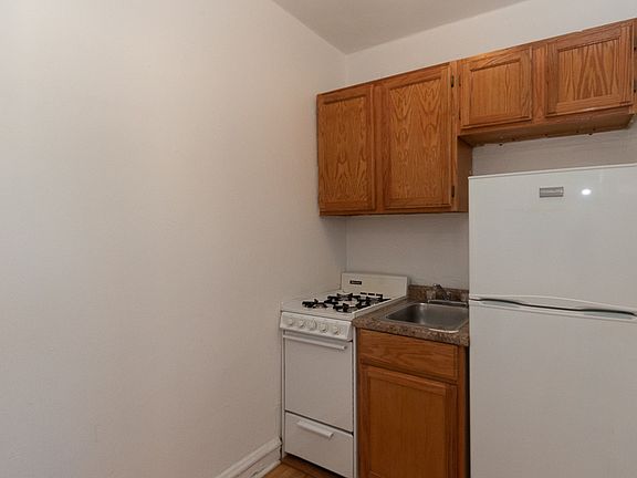 3rd image of 711 W Belmont Ave APT 503
