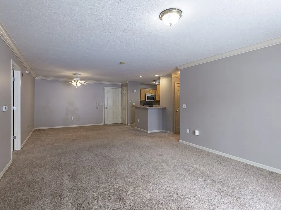 Square 131 - 4860 - 5 Plex - 4880 S 131st St Omaha NE | Zillow