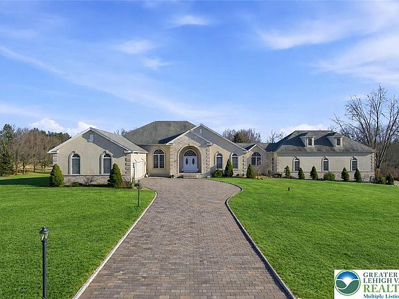 2nd image of 901 Meyer Rd