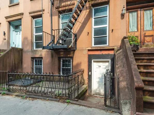 122 Hoyt Street image 12 of 57