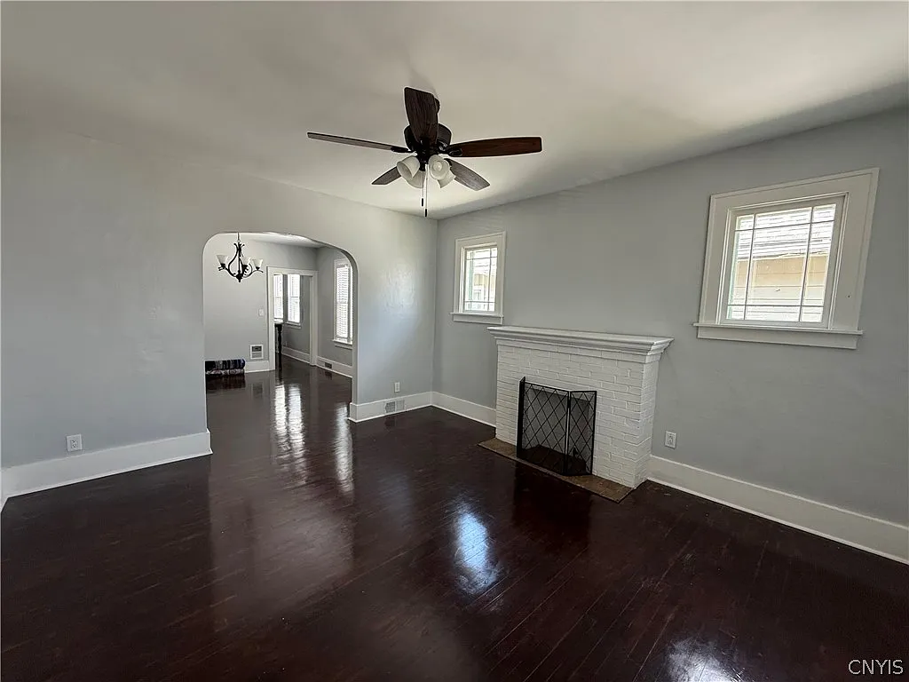 Building Photo - 1642 Taylor Ave #1644