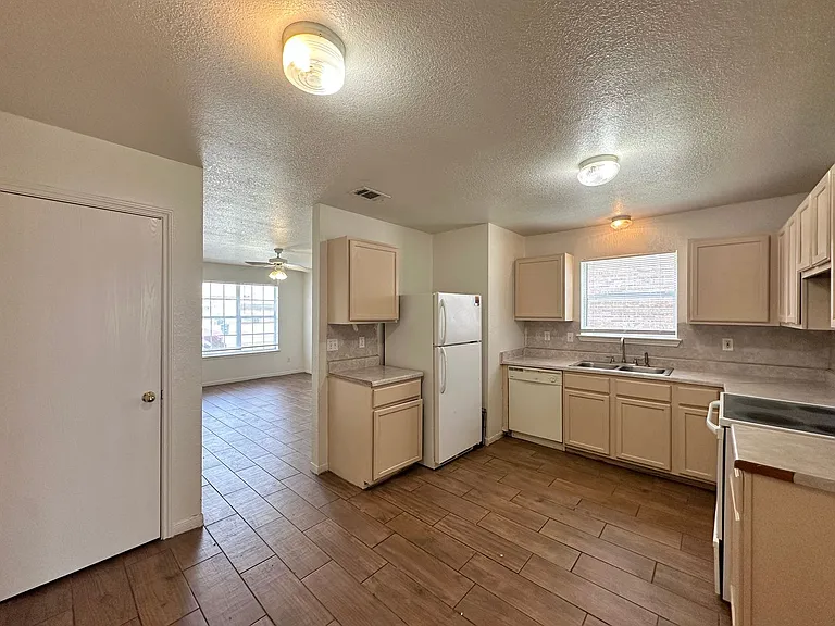 3206 Hereford Lane — Photo 7