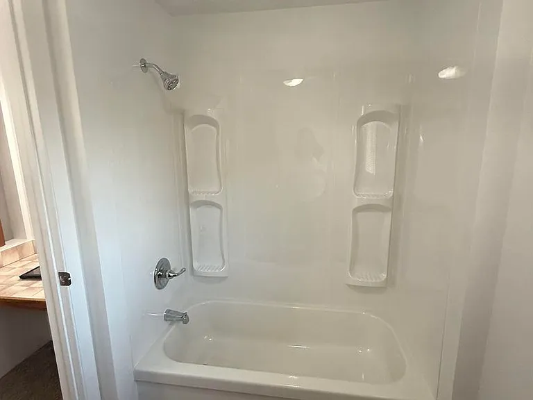 114 Linden Dr — Photo 17