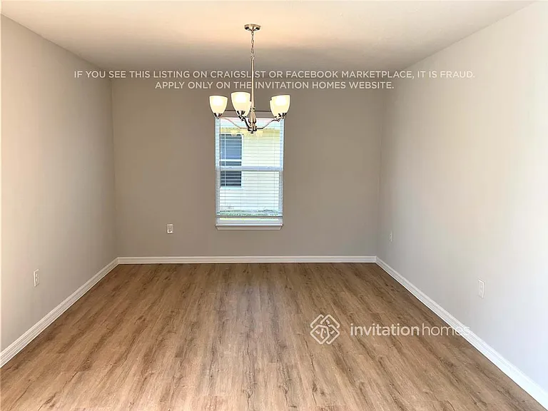 542 Fort Pierce St SW — Photo 4