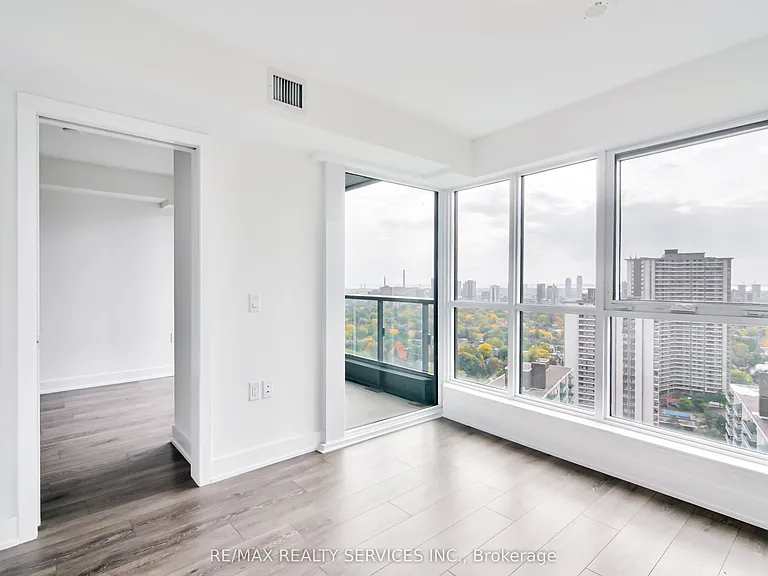 585 Bloor St E #2321 — Photo 18