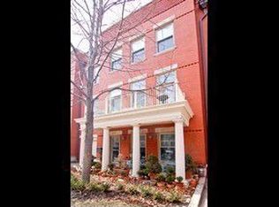 428 N Clinton St, Chicago, IL 60654