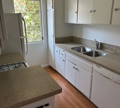 4th image of 3363 Vinton Ave #7