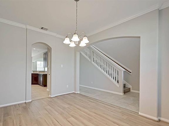 4th image of 1807 Benbrook Hollow Ln
