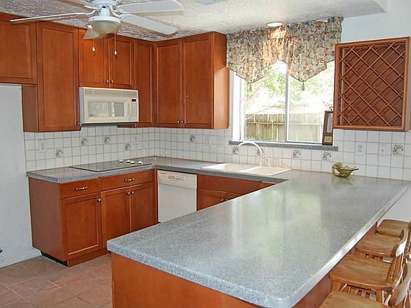 4th image of 12158 Huntington Park Dr