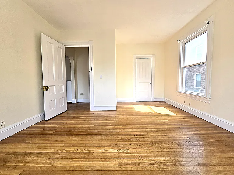 45 Auburn St — Photo 10