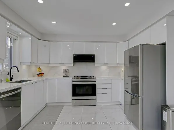 220 Olde Bayview Ave, Richmond Hill, ON L4E 3E4
