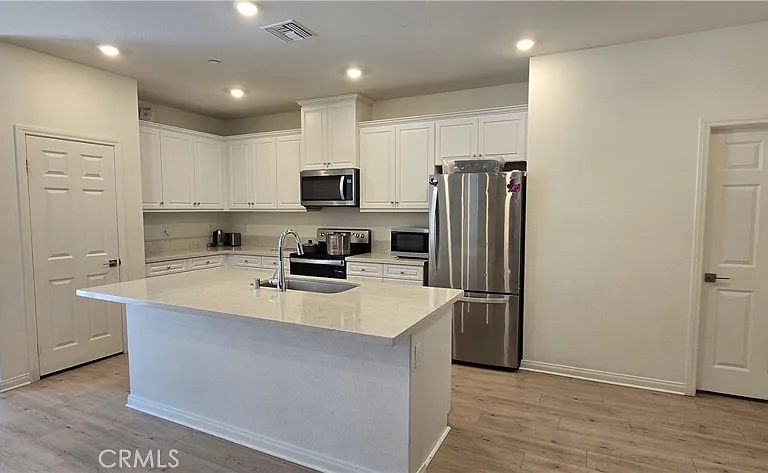 4688 Florence Dr — Photo 3