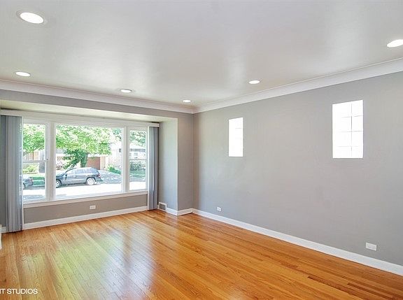 2nd image of 1710 N 75th Ave