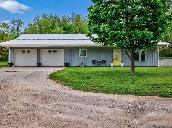 13385 240th Ln, Holton, KS 66436