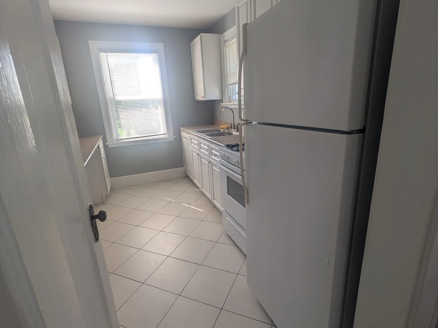 1901 Mentor Ave — Photo 2