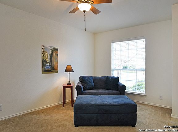 3rd image of 224 Roadrunner Ave