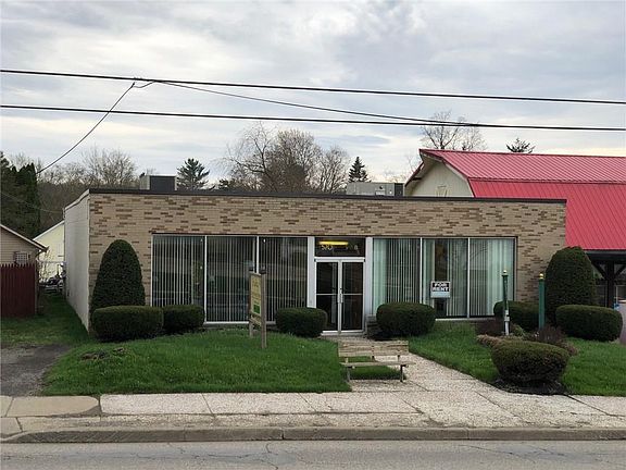 3rd image of 568 Washington St