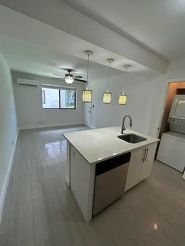 914 NE 15th Ave #1 Photo 1