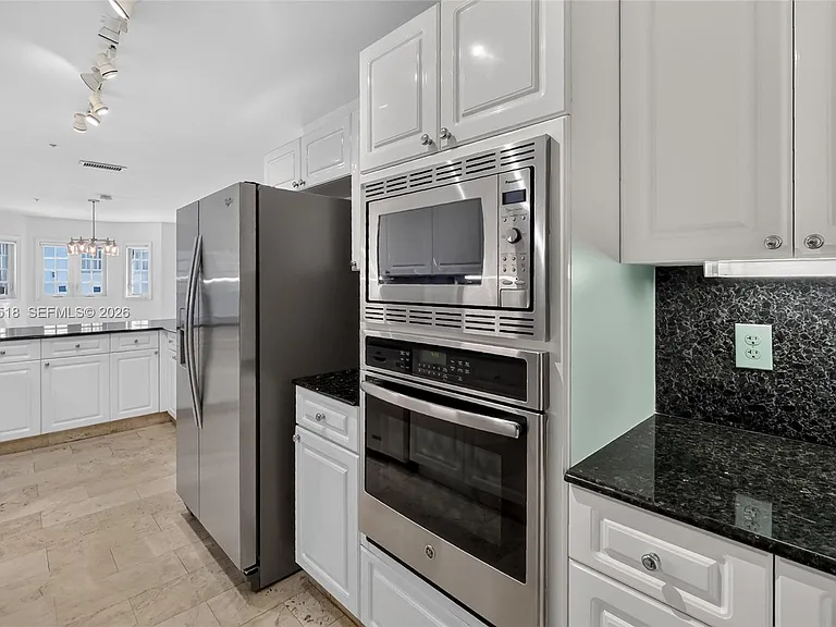 1413 Sunset Harbour Dr #209 — Photo 14