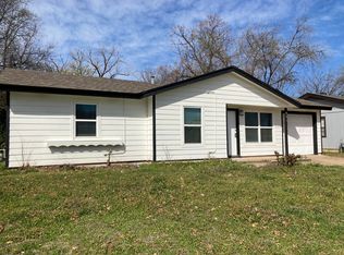 821 Denton Dr, Euless, TX 76039