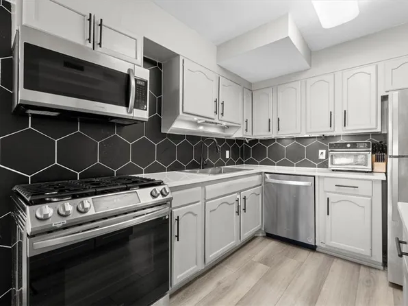 2965 Pharr Court South NW APT 304, Atlanta, GA 30305