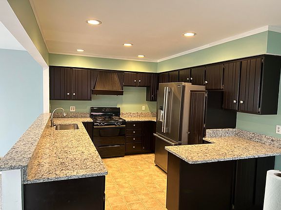 4th image of 1354 Catalpa Dr