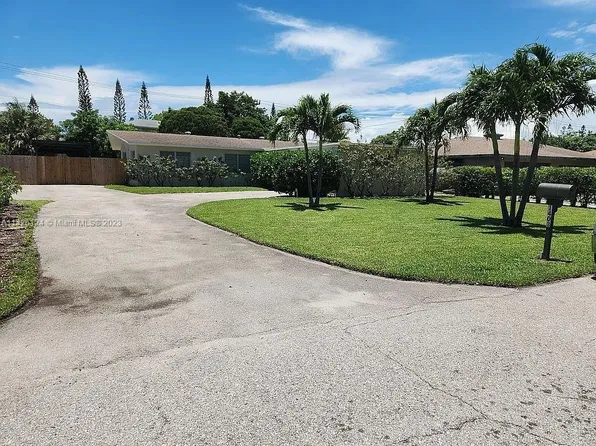 1403 Sandpiper Ln, Lantana, FL 33462