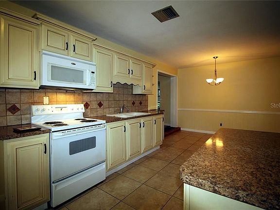 4th image of 1142 Seminole St
