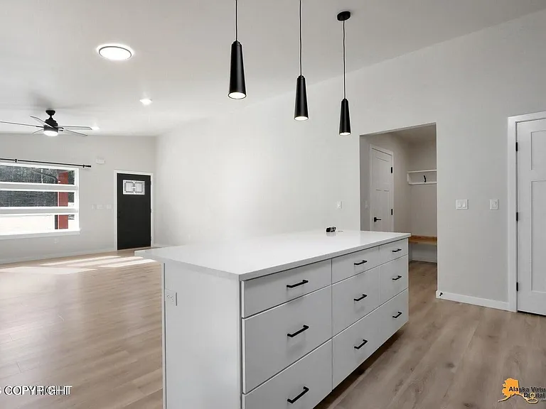 4251 W Ose St — Photo 12