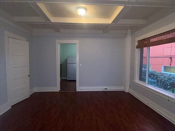 4th image of 229 1st Ave N APT 206