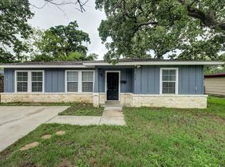 220 Inlow Blvd, Bryan, TX 77801