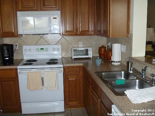 5th image of 1422 N Mesa Hollow
