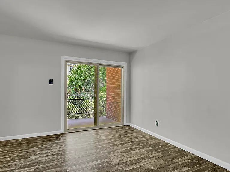 250 Little St #C204 — Photo 4
