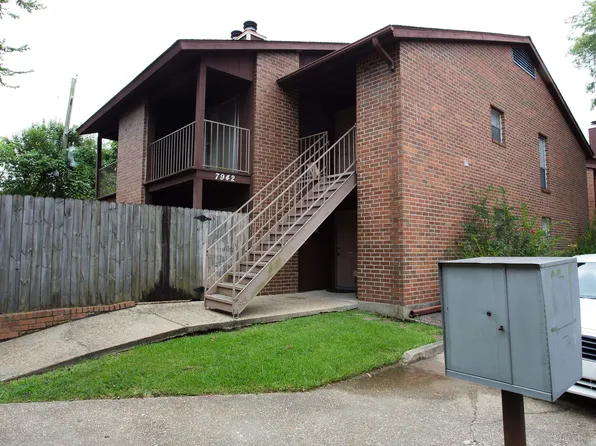 2BD, 2BA apartment located near the intersection of Perkins and Essen, 7942 Bles Ave #A, Baton Rouge, LA 70810