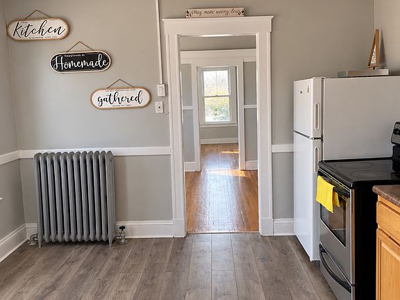 2nd image of 233 White St