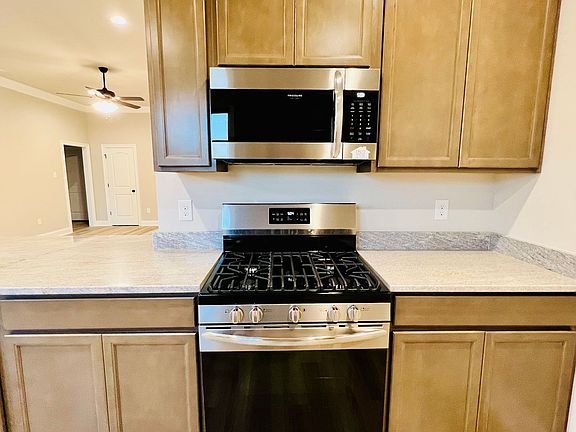 4th image of 107 Bernay Ct