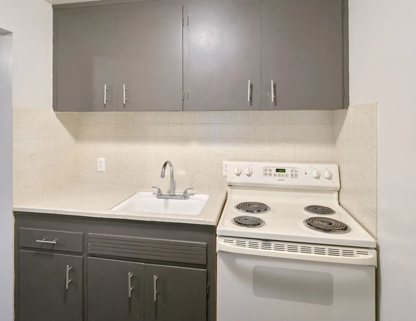 3430 Apartments — Photo 3