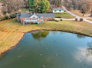 1416 Kienstra Ln, Saint Louis, MO 63135