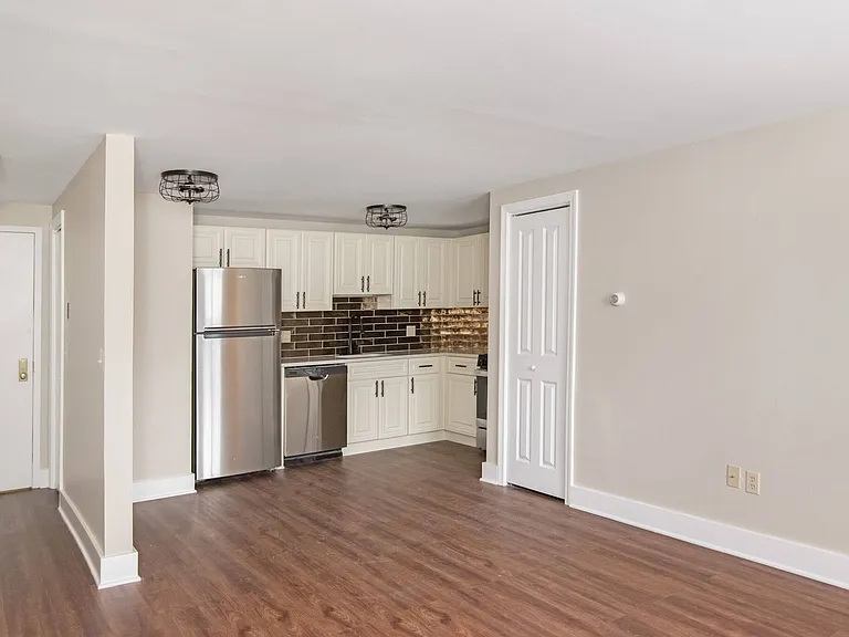 509 Main St #28 — Photo 3