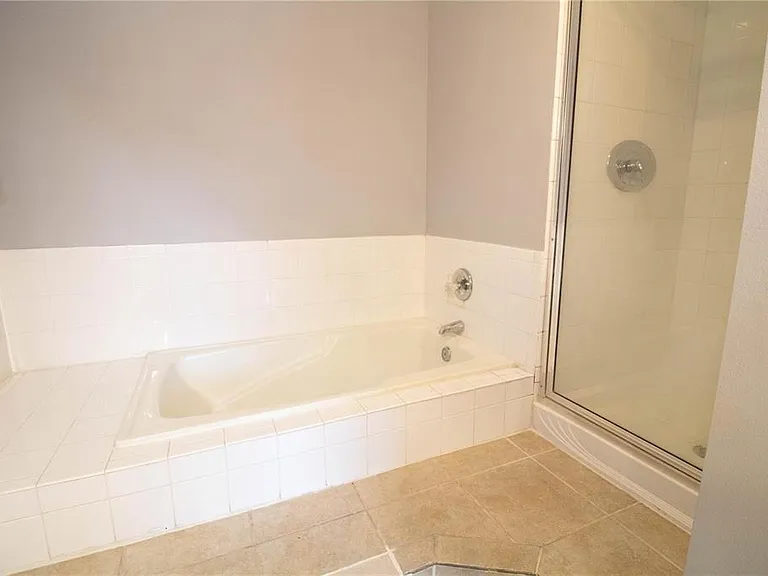 410 Australian Way — Photo 10