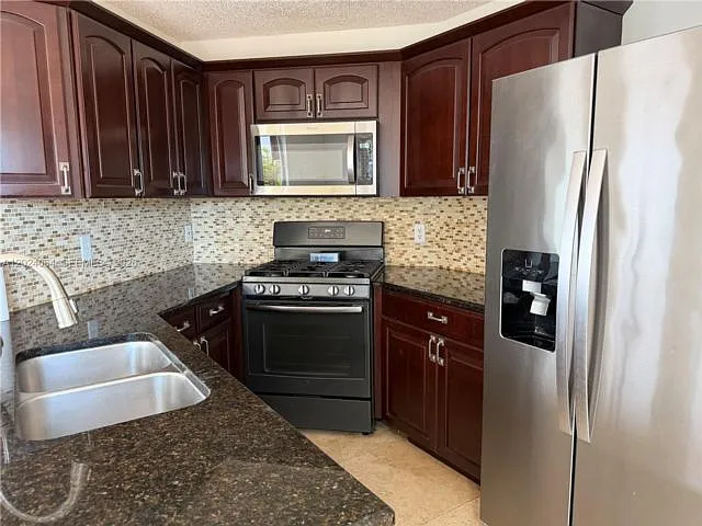 17221 SW 142nd Ct — Photo 3