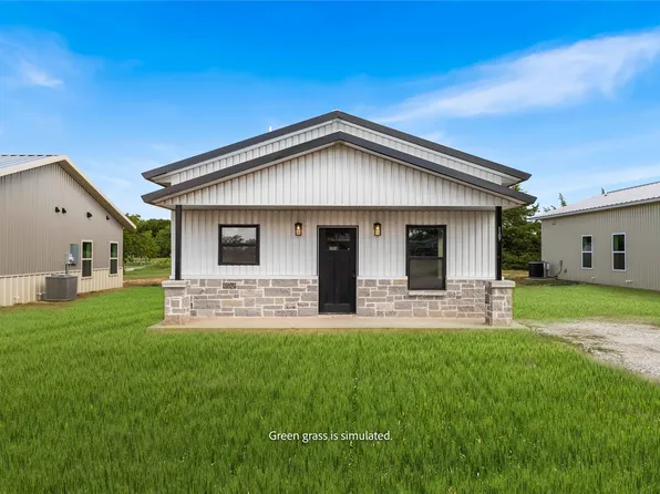 1107 E Navarro Ave, Mart, TX 76664