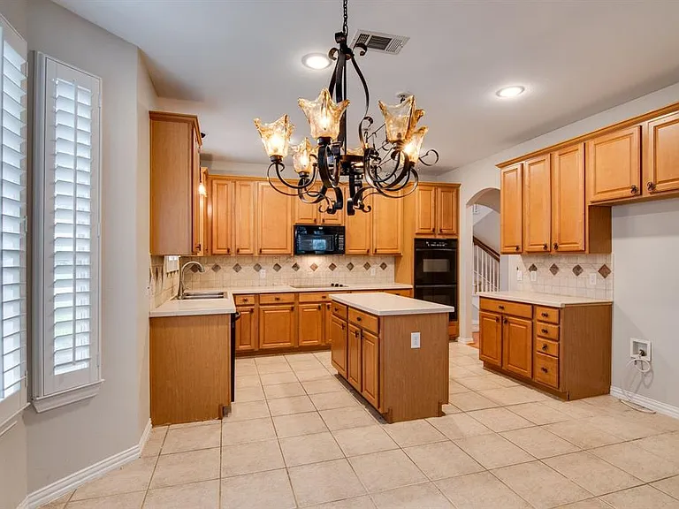2212 Bayou Ct — Photo 10