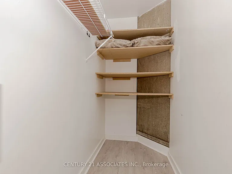 66 Bay St S #107 — Photo 6
