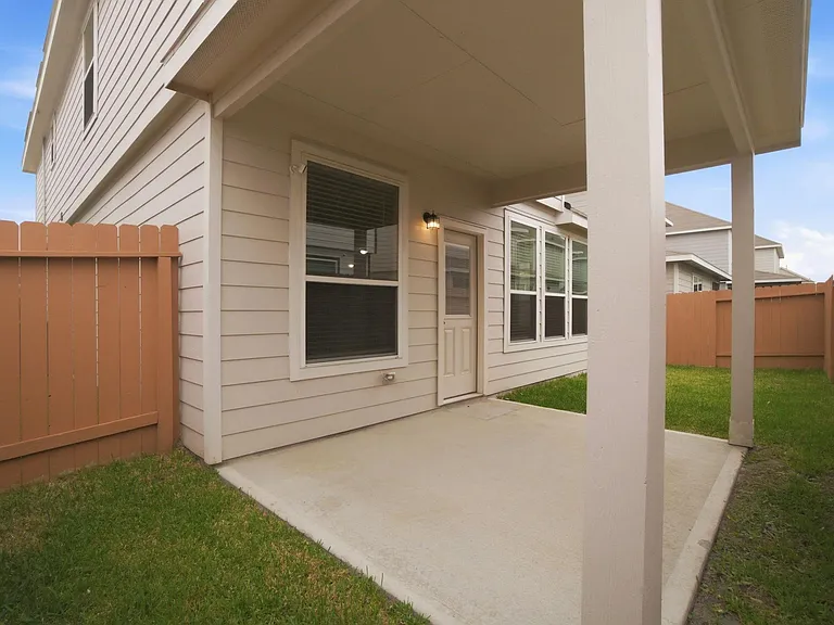 22210 Great Royal Ln — Photo 34