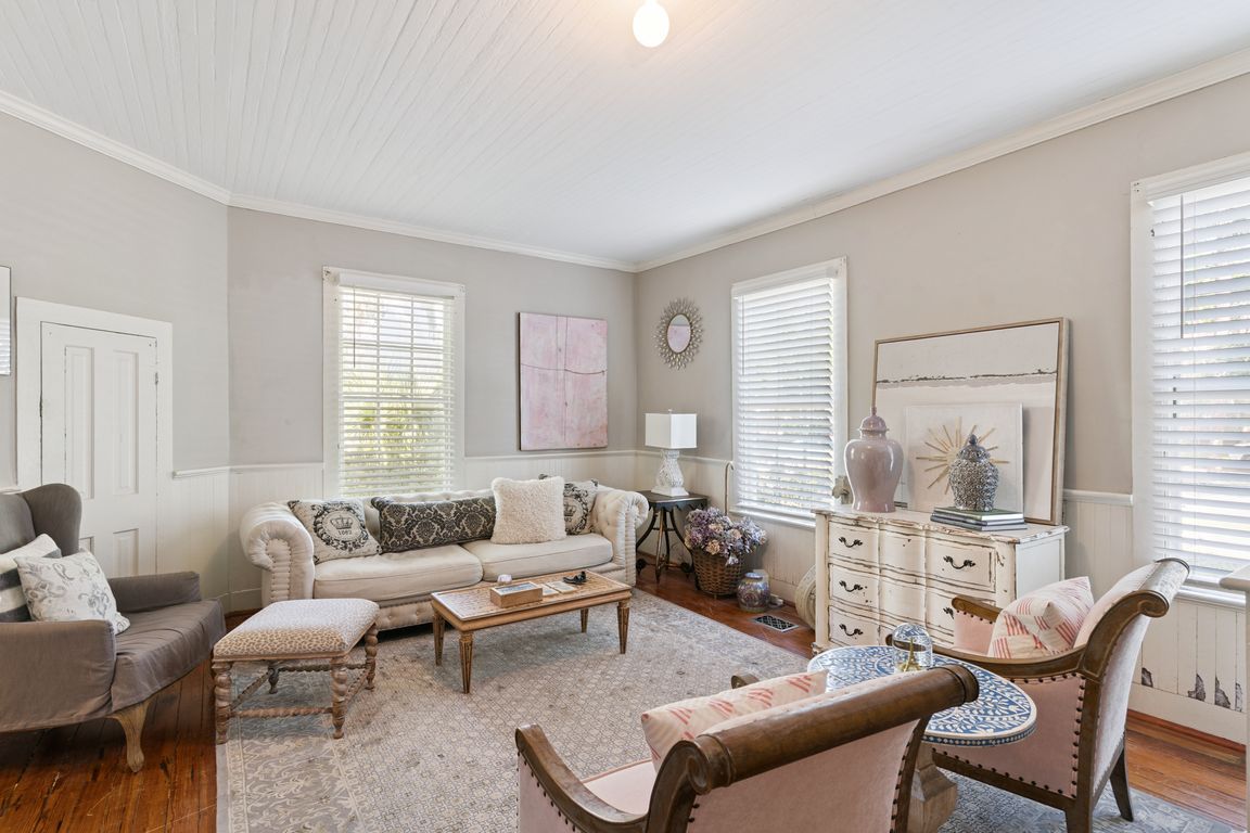 next background image