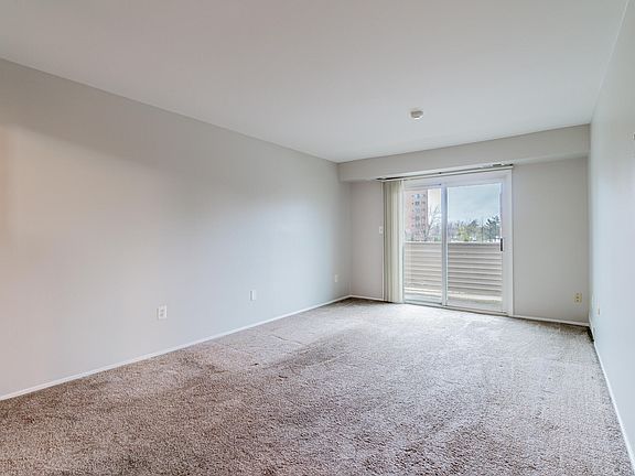 4th image of 44457 Savery Dr