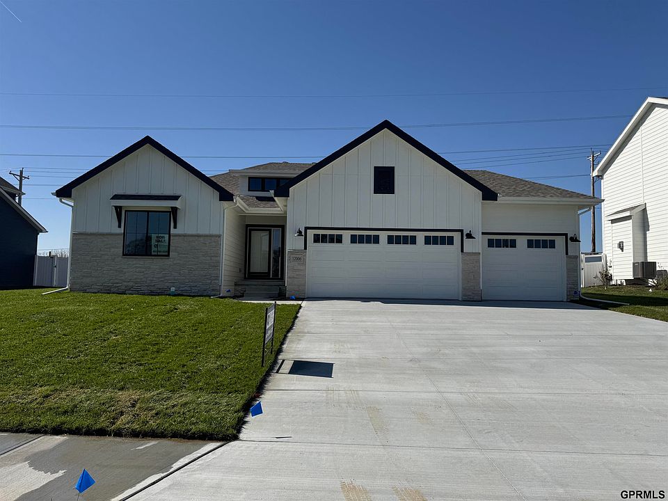 1st image of 12006 113 Avenue Cir