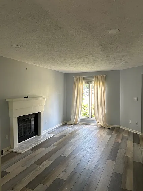 2 bed, 855 sqft, $1,450 — Photo 3